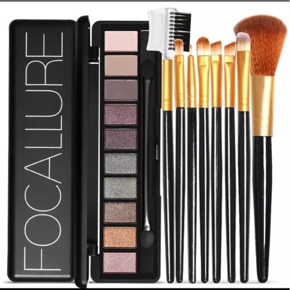 EYESHADOW & MAKEUP BRUSH SET